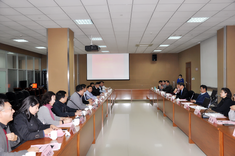 清華大學(xué)山東校友會(huì)、濟(jì)南同學(xué)會(huì)、青島同學(xué)會(huì) 同學(xué)蒞臨濟(jì)南連心物業(yè)指導(dǎo)工作